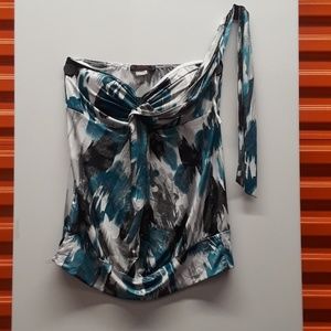 sleeveless silvery blouse